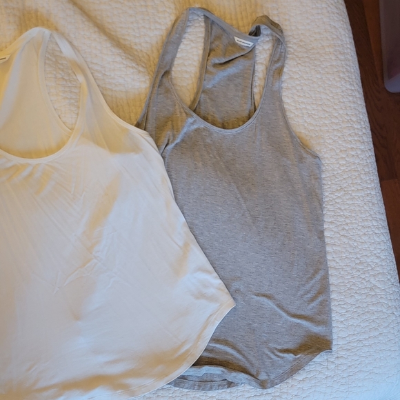 Club Monaco Tank Size L - Picture 3 of 4